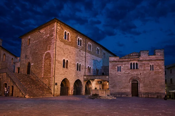 Bevagna Perugia Umbria Ιταλία Νυχτερινή Θέα Της Αρχαίας Κεντρικής Πλατείας — Φωτογραφία Αρχείου
