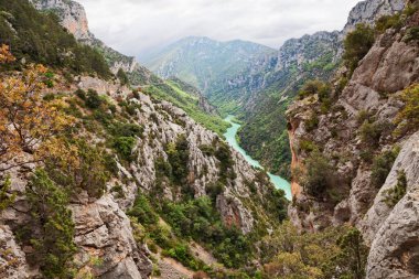La Palud-sur-Verdon, Provence-Alpes-Cote d 'Azur, Fransa: Prealpes d' Azur Doğal Parkı 'ndaki Verdon nehir geçidinin manzarası