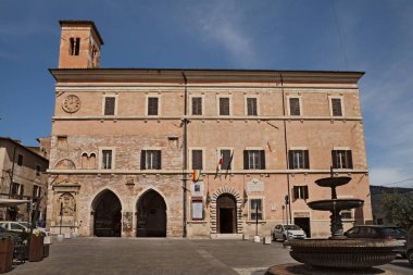Spello, Perugia, Umbria, İtalya: Eski Belediye Binası, 1270 yılında inşa edilmiş ve 1567 yılında genişletilmiştir.