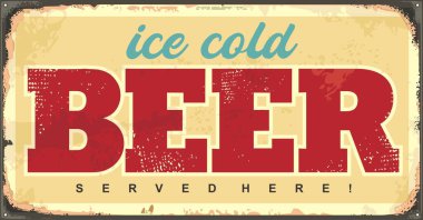 Soğuk bira retro bar tabelası. Alkolik içki reklamı eski metal arka planda. Vintage vektör posteri.