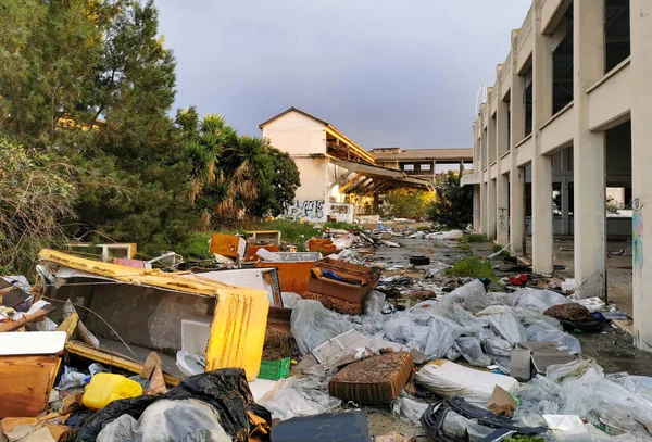 Limassol Cyprus Januari 2020 Huisvuil Industrieel Afval Buiten Dat Het — Stockfoto