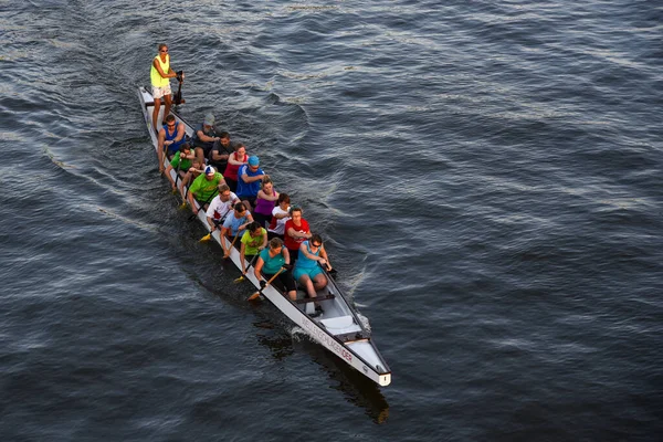 Francfort Allemagne Août 2015 Groupe Personnes Faisant Kayak Dans Eau — Photo