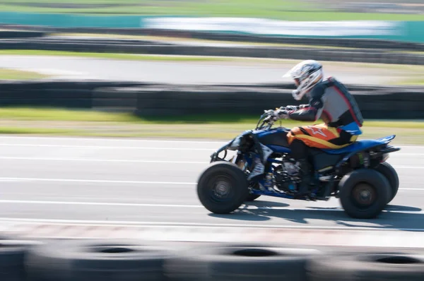 Hombre Reconocido Está Conduciendo Kart Con Velocidad Pista Karting — Foto de Stock