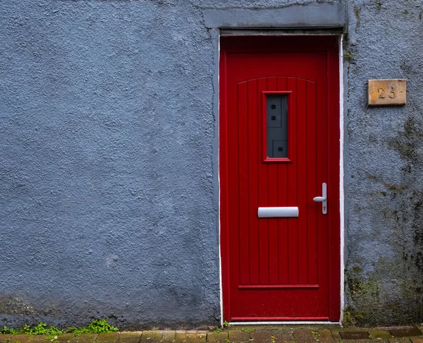Hagyományos Brit Ház Homlokzati Bejárat Piros Zárt Ajtóval Hagyományos Házak — Stock Fotó