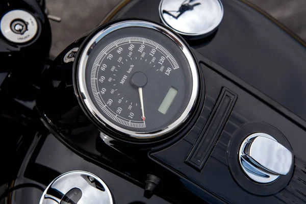 Geschwindigkeitsanzeige Und Zündschalter Des Sportmotorrads — Stockfoto