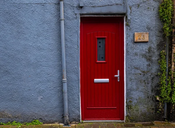 Traditionele Britse Huis Gevel Vooringang Met Rode Gesloten Deur Traditionele — Stockfoto