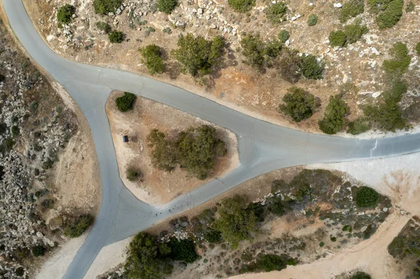 Κηφήνας Κεραία Της Υπαίθρου Αγροτικό Άδειο Δρόμο Ξηρά Κύπρος — Φωτογραφία Αρχείου