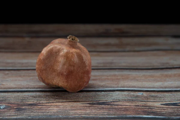 Punica Granatum Podre Fruto Romã Uma Mesa Frutos Infectados Por — Fotografia de Stock