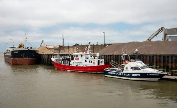 Whitstable Storbritannien Juni 2023 Fiskebåtar Förtöjda Vid Whitstable Hamn Kent — Stockfoto