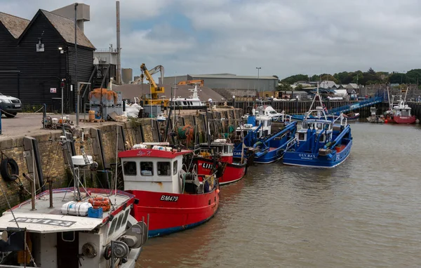 2023年6月8日 英国惠特伯尔特 在英国肯特郡惠特伯尔特港停泊的渔船 — 图库照片