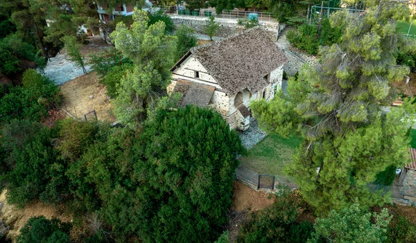古代の石造りの聖ニコラスKakopetria村キプロスのキリスト教会 ユネスコによって保護された礼拝堂 — ストック写真