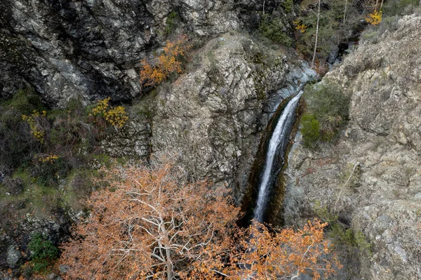 Беспилотная Лестница Водопада Текущая Скалистой Скалы Осенью Природный Пейзаж Каскад — стоковое фото