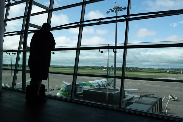 Cork Irlanda Septiembre 2023 Pasajero Terminal Salida Del Aeropuerto Cork Imágenes de stock libres de derechos