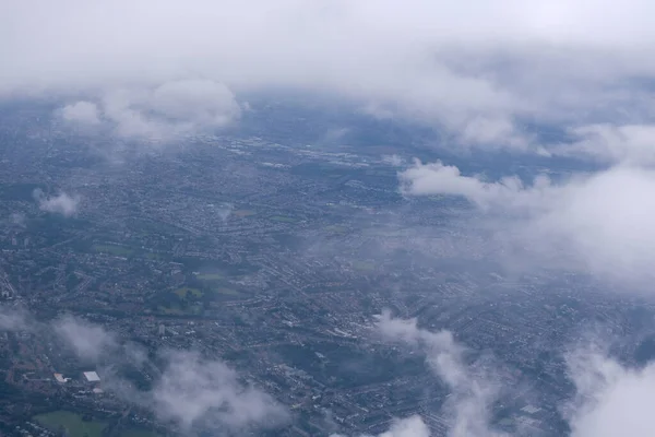 ロンドンのシティスケープ 空から統一王国の首都 飛行機からのロンドンの空中景色 — ストック写真