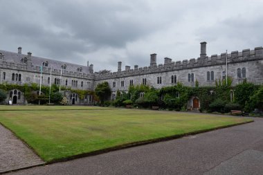 Üniversite mantar eğitimi ana bina ve bahçeler. Mantar Şehri İrlanda