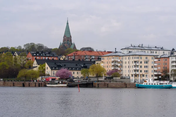 Stockholm Frühling Hintergrund Ist Ein Gebäude Mit Roten Und Schwarzen — Stockfoto
