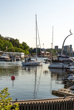 Botlar limana yanaştı, Nacka, Stockholm