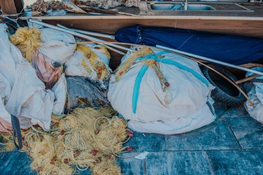 Tam Çerçeve Balıkçı Ağı. Karmaşık balıkçılık takımları ve ağları