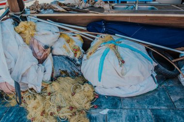 Tam Çerçeve Balıkçı Ağı. Karmaşık balıkçılık takımları ve ağları