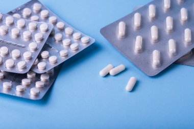 eczane Tema, beyaz ilaç antibiyotik ilaç tablet..