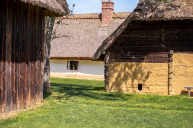 Açık hava müzesi. Skanzen 'deki geleneksel Macar konut binası..