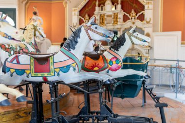 Schaftner Atlıkarınca, 1906 yılında Budapeşte Hayvanat Bahçesi ve Botanik Bahçesi 'nde inşa edilmiş tarihi bir atlıkarınca. Bu atlıkarınca güzel boyanmış ahşap atlar ve 20. yüzyılın başlarındaki panayır sanatını temsil eden süslü detaylar içeriyor..