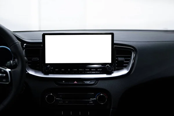 メッセージのためのスペースと現代の車のインテリアのマルチメディア画面 コピースペース — ストック写真