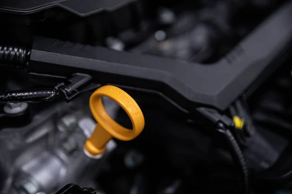 Gele Peilstok Voor Het Meten Van Hoeveelheid Motorolie Auto Autosmeersysteem — Stockfoto