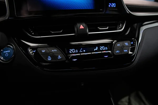 Electronic control panel for temperature and air conditioning in a modern car
