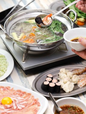 Thai suki hot pot evde