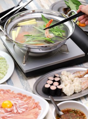Thai suki hot pot evde