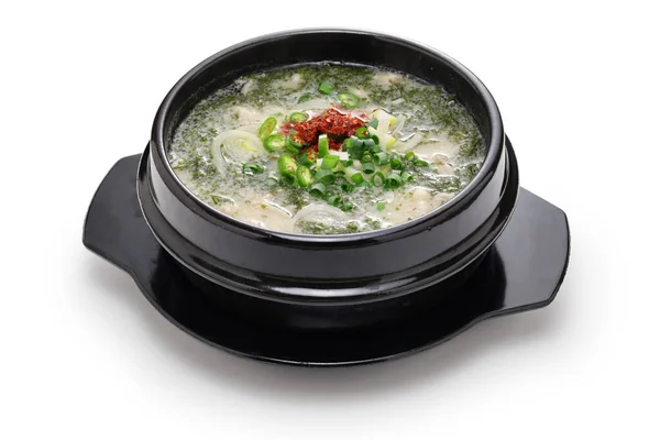 韓国済州島特産のモムク サルガッスム海草スープ — ストック写真