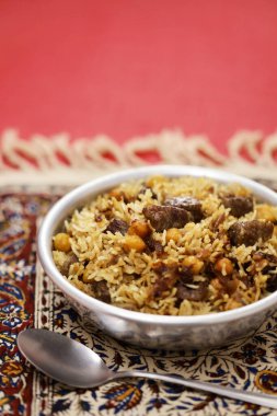 Biftek chana pulao, Pakistan usulü sığır eti pilavı.