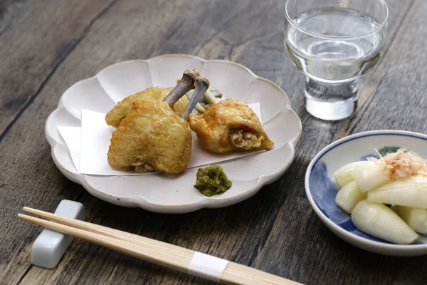 Smažená Kuřecí Křídla Křupavou Kůží Japonská Kuchyně — Stock fotografie