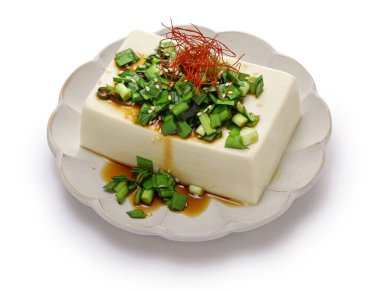Sarımsaklı soya soslu soğuk tofu, Japon yemeği.