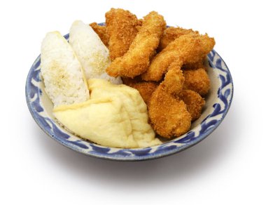 Inarizushi (bol yağda kızartılmış fasulyeli pilav) ve sarımsaklı tavuk, Japonya 'da Okinawa yemeği..