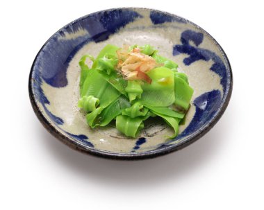 Kaynamış Otaniwatari (yeni kuş yuvası eğreltiotu filizleri), Japon Okinawa mutfağı