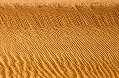 Mesquite Kumulları 'ndaki kum tepecikleri, Ölüm Vadisi Ulusal Parkı, Kaliforniya, ABD. Arka plan olarak çok kullanışlı