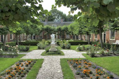 ALKMAAR, HOLAND-25 Temmuz 2008: Wildemans Hofje, Alkmaar şehrinin bir simgesidir.