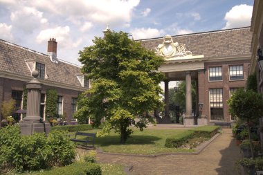 HAARLEM, NETHERLANDS 17 Haziran 2008 Teylershofje Bahçesi Bahçesi ve Hollanda, Haarlem 'deki eski sadaka evleri