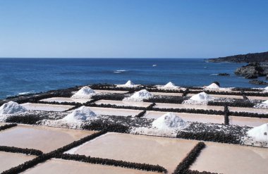 Salinas de Fuencaliente, La Palma, Kanarya Adaları 'ndaki tuz buharlaşma göletleri (İspanya))