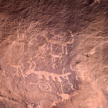 Petroglyphs, Chaco Canyon Pueblo Bonito, Anasazi Hint harabeleri, Chaco Kültür Ulusal Tarihi Parkı, New Mexico, ABD. Burası UNESCO 'nun Dünya Mirası Alanı.
