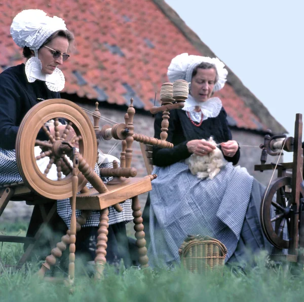 Ede Holland June 2022 Craftswomen Using Old Spinning Wheel Turn Stock Image