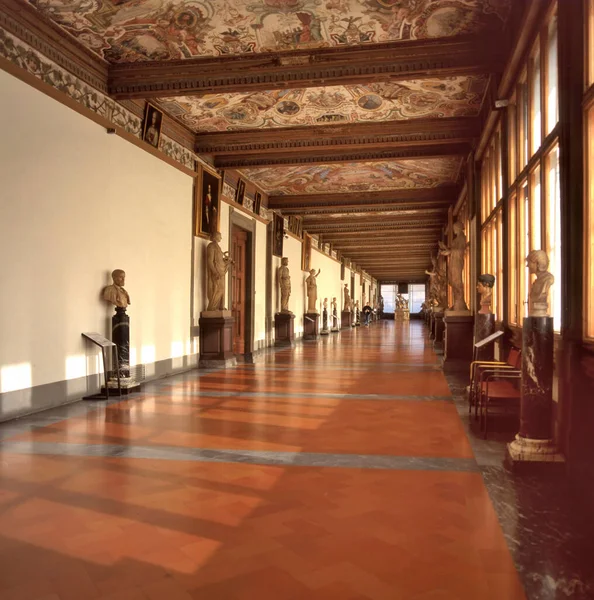 Florence Italy April 2023 Talya Nın Doğu Koridoru Uffizi Galerisi Telifsiz Stok Fotoğraflar