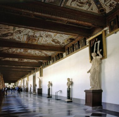 FLORENCE, ITALY APRIL 03, 2023: İtalya 'nın Doğu Koridoru 