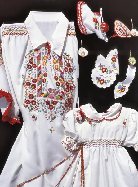 Budapeşte Macaristan Mayıs 2015 Geleneksel Kıyafetlerle Bir Hediyelik Eşya Dükkanı Telifsiz Stok Imajlar