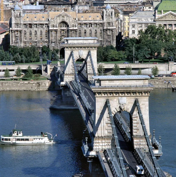 Macaristan Budapeşte Kentindeki Tuna Nehri Üzerindeki Ünlü Zincir Köprüsü Nün Stok Resim