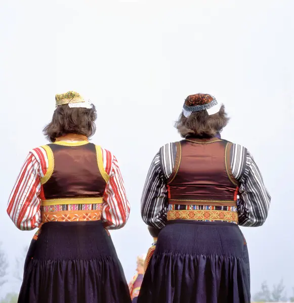 Bij Kingsday Zijn Mensen Bij Marken Gekleed Traditioneel Kostuum Koningsdag Stockfoto