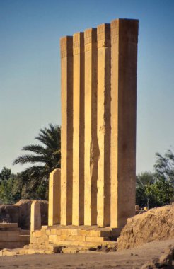Baran pillars. The ruins of the ancient temple Baran at Marib in Yemen clipart
