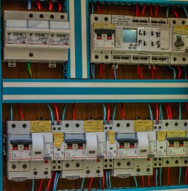 Fransa 'da elektrik kontrol paneli